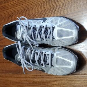Mens Nike AirMax like new.